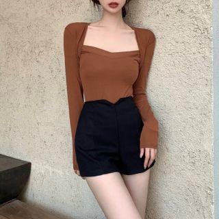 Long-sleeve Plain T-shirt / Asymmetrical Shorts