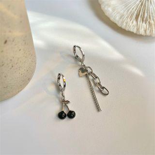 Cherry Asymmetrical Alloy Fringed Earring 1 Pair - Silver - One Size