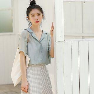 V-neck Short-sleeve Shirt Light Green - One Size