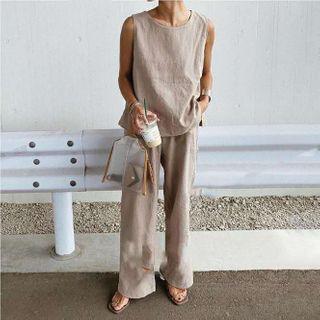 Set: Plain Sleeveless Top + Straight-cut Pants As Shown In Figure - One Size