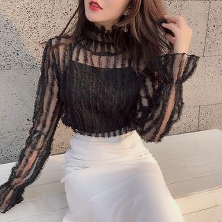 Set Of 2: Camisole Top + Puff-sleeve Lace Top