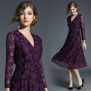 Long-sleeved A-line V-neck Panel Lace Sheath Dress