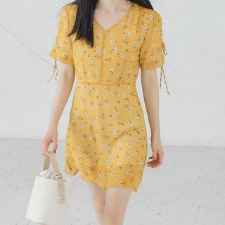 V-neck Floral Short-sleeve A-line Dress