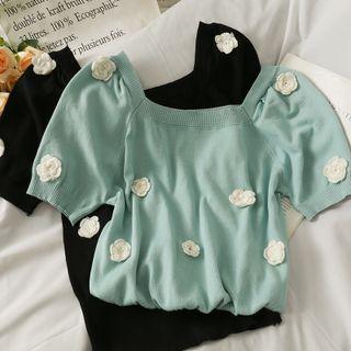 Slim-fit Flower-accent Knit Top