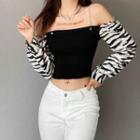 Long-sleeve Off-shoulder Chained Zebra Print Crop Top Black - One Size