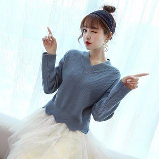 Scalloped Hem V-neck Plain Knit Top