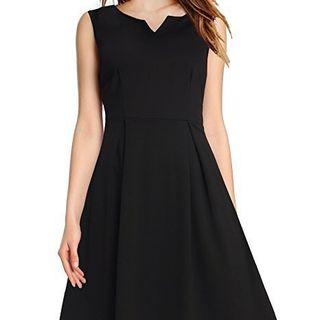 Sleeveless Tie-waist V-neck Plain Sheath Dress