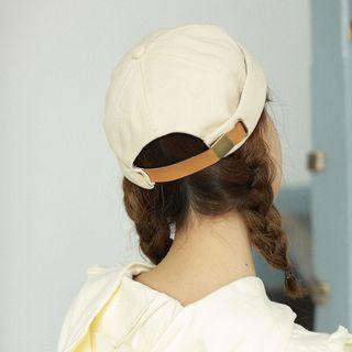 Embroidered Letter Brimless Hat