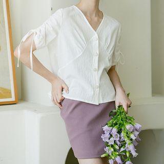 Short-sleeve V-neck Lace-up Plain Top