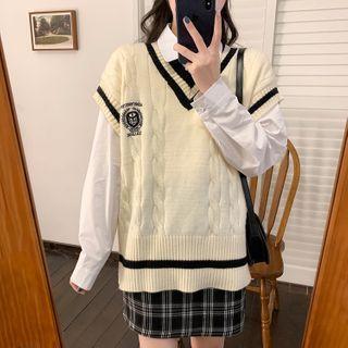Badge Embroidered Contrast Trim V-neck Cable Knit Vest