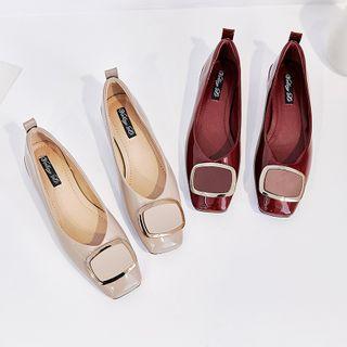 Buckle Patent Flats