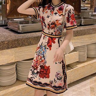 Short-sleeve Contrast Trim Floral A-line Dress