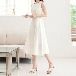 Sleeveless Pleated Long Flare Dress