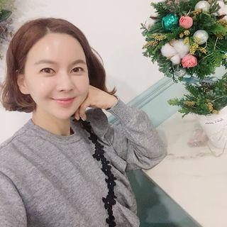 Round-neck Frilled-detail Knit Top Gray - One Size
