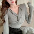 Knotted-front V-neck Slim T-shirt