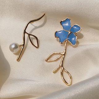 Non-matching Faux Pearl Flower Earring 1 Pair - Earrings - One Size