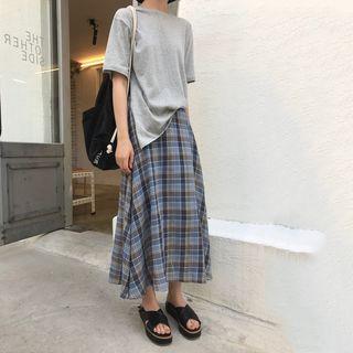 Short-sleeve Slit T-shirt / Plaid A-line Maxi Skirt