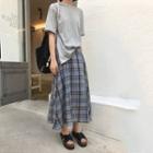 Short-sleeve Slit T-shirt / Plaid A-line Maxi Skirt