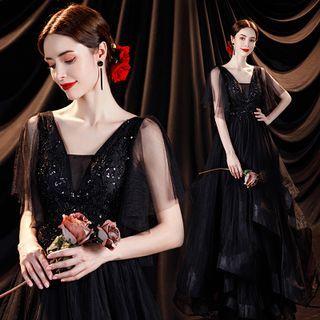 Sleeveless V-neck Embroidered A-line Wedding Gown