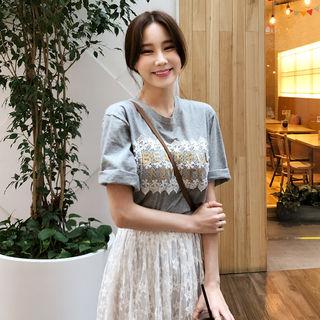 Lace-trim Letter Patch T-shirt