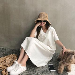 V-neck Dual-pocket A-line Midi Dress