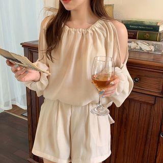 Set: Long-sleeve Cold Shoulder Top + Shorts