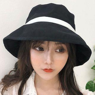 Contrast Panel Bucket Hat