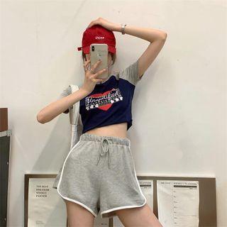 Short-sleeve Print Cropped T-shirt / Contrast Trim Shorts