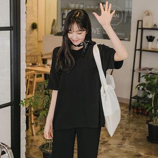 Set: Short-sleeve T-shirt + Band-waist Pants