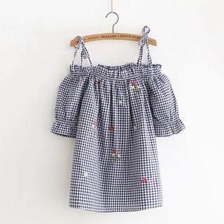 Cold-shoulder Flower Embroidered Gingham Blouse Blue - One Size