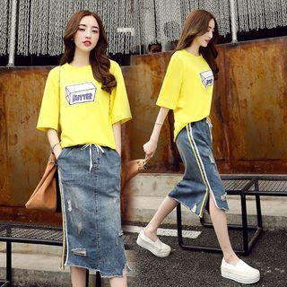 Set: Printed Elbow Sleeve T-shirt + Distressed Midi Denim Skirt
