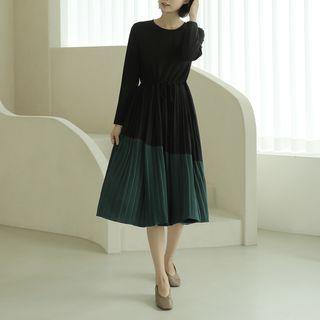 Contrast-hem Pleated Midi Dress Black - One Size