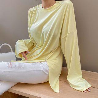 Button-side Asymmetric-hem T-shirt