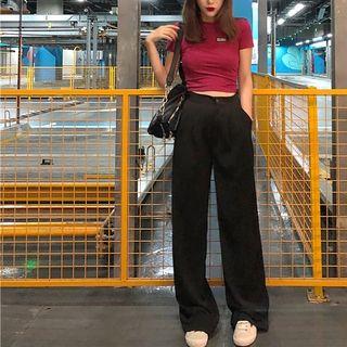 Short-sleeve Cropped T-shirt / Wide-leg Dress Pants