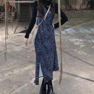 Mock-neck T-shirt / Sleeveless Side-slit Dress