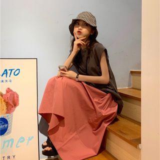Cap-sleeve T-shirt / A-line Midi Skirt