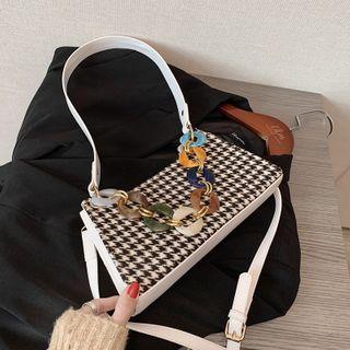 Houndstooth Shoulder Bag With Chain