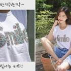 Smile Beaded-lettering T-shirt