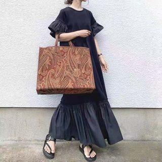 Short-sleeve Frill Trim Maxi Dress Black - One Size
