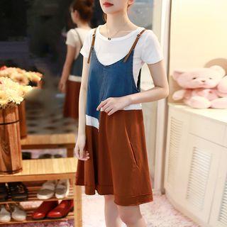 Set: Plain Short Sleeve T-shirt + Denim Panel Spaghetti Strap Dress