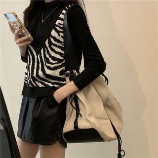 Plain Knit Top / Zebra Print Sweater Vest