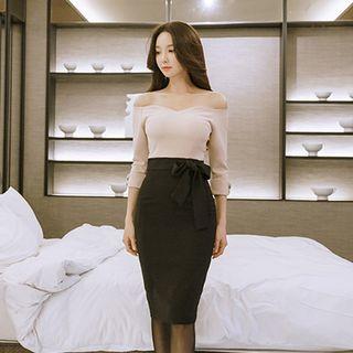 Panel Off-shoulder 3/4-sleeve Dress