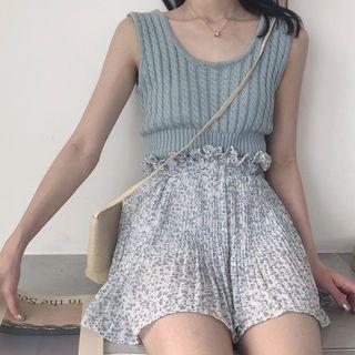 Sleeveless Cable Knit Cropped Top / Frill Trim Floral A-line Mini Skirt