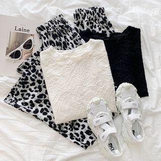 Short-sleeve Ruched T-shirt / Leopard Print Straight-cut Pants