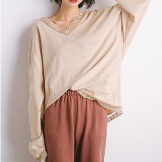 Lace-hem V-neck Long-sleeve Top
