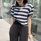Padded-shoulder Stripe Cropped T-shirt