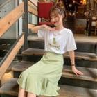 Embroidered Elbow-sleeve T-shirt / Checked A-line Skirt