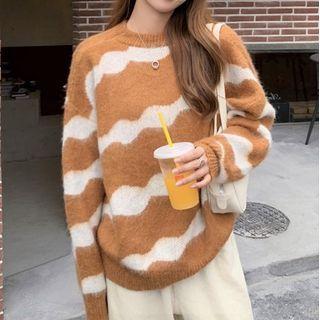 Diagonal Print Sweater
