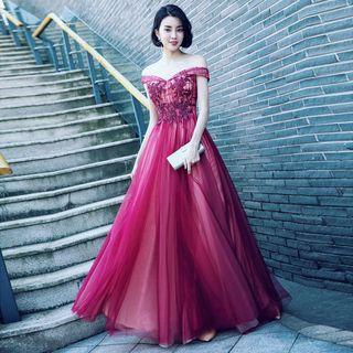 Off-shoulder Appliqued A-line Evening Gown