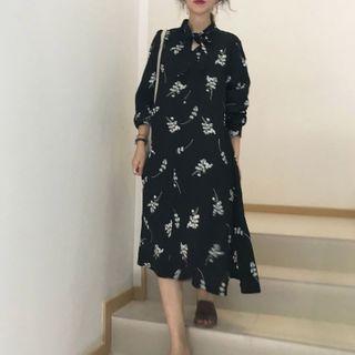 Long-sleeve Leaf Print A-line Dress Black - One Size